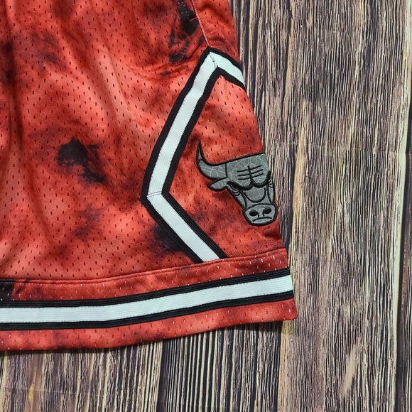 Chicago Bulls Shorts Mens Small Mitchell & Ness Galaxy Reflective NBA Basketball - Picture 3 of 16
